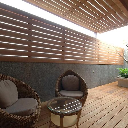 Dubai Motel Yilan Екстер'єр фото