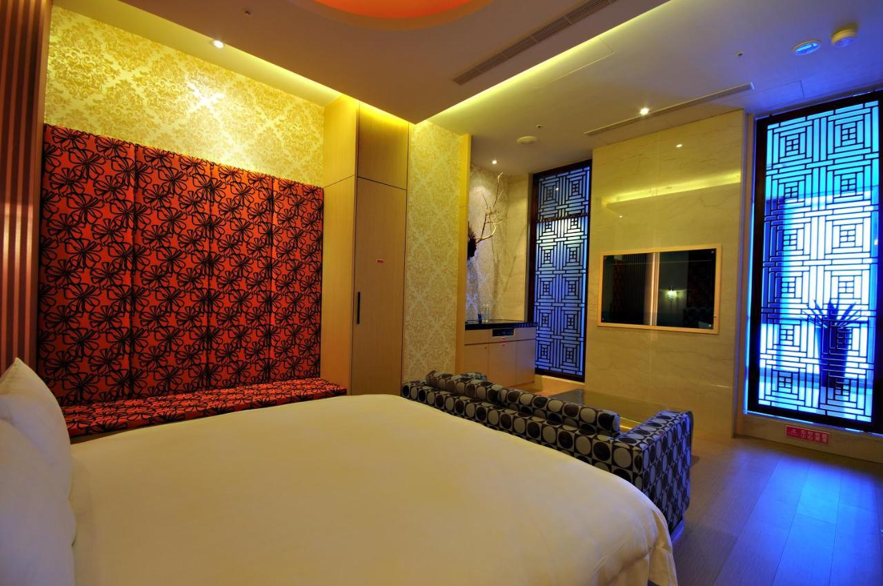 Dubai Motel Yilan Екстер'єр фото