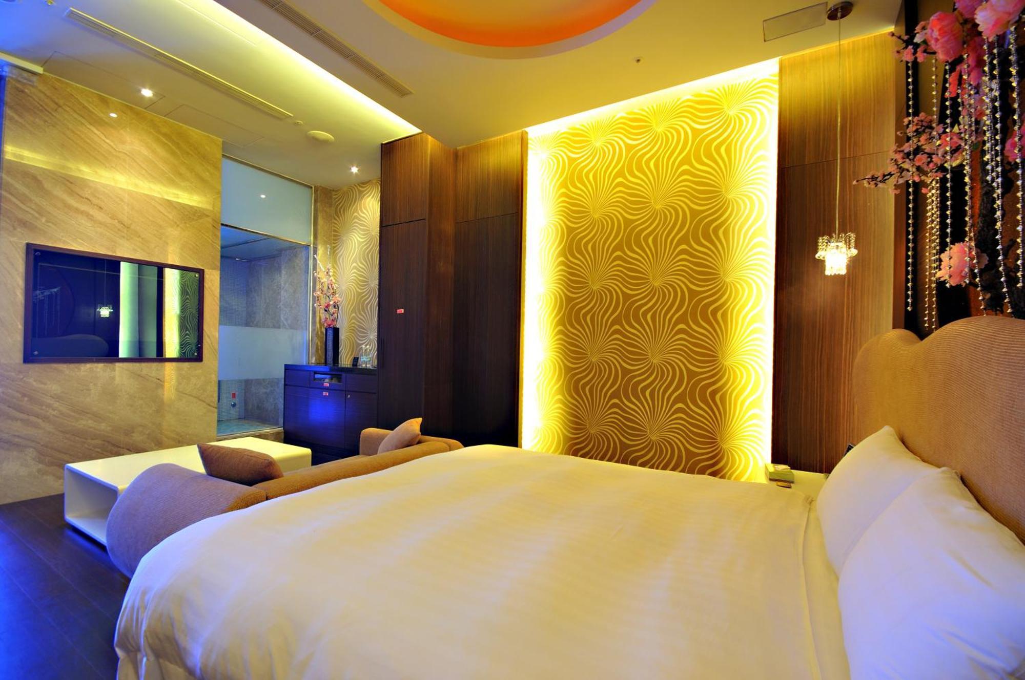 Dubai Motel Yilan Екстер'єр фото