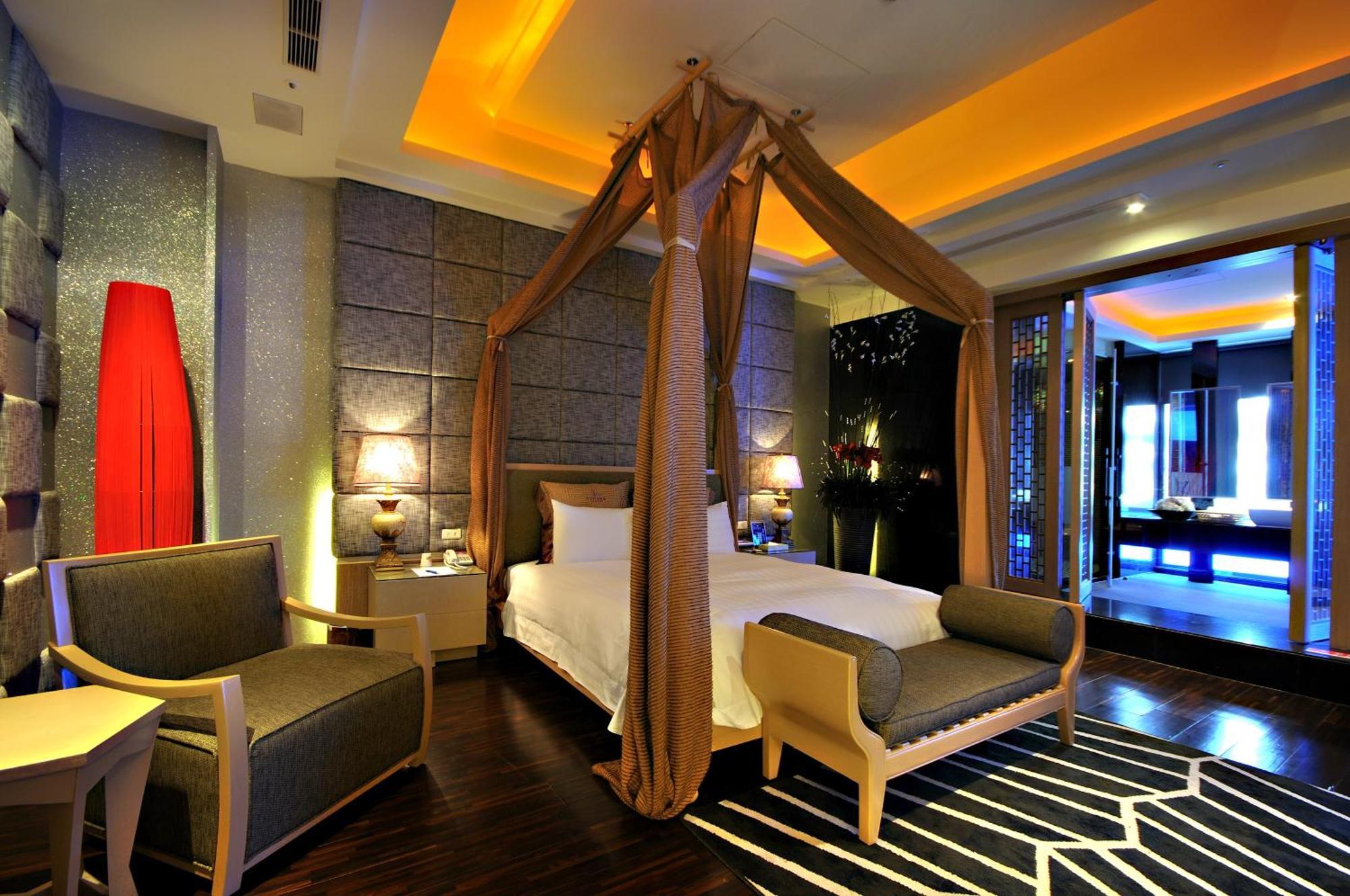 Dubai Motel Yilan Екстер'єр фото