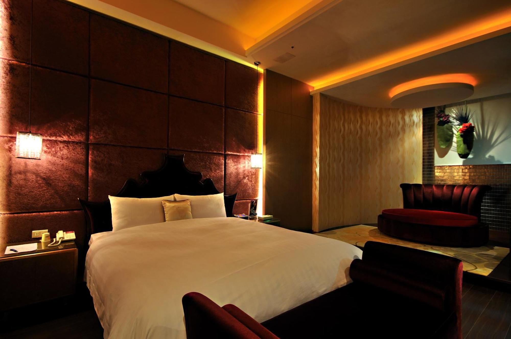 Dubai Motel Yilan Екстер'єр фото