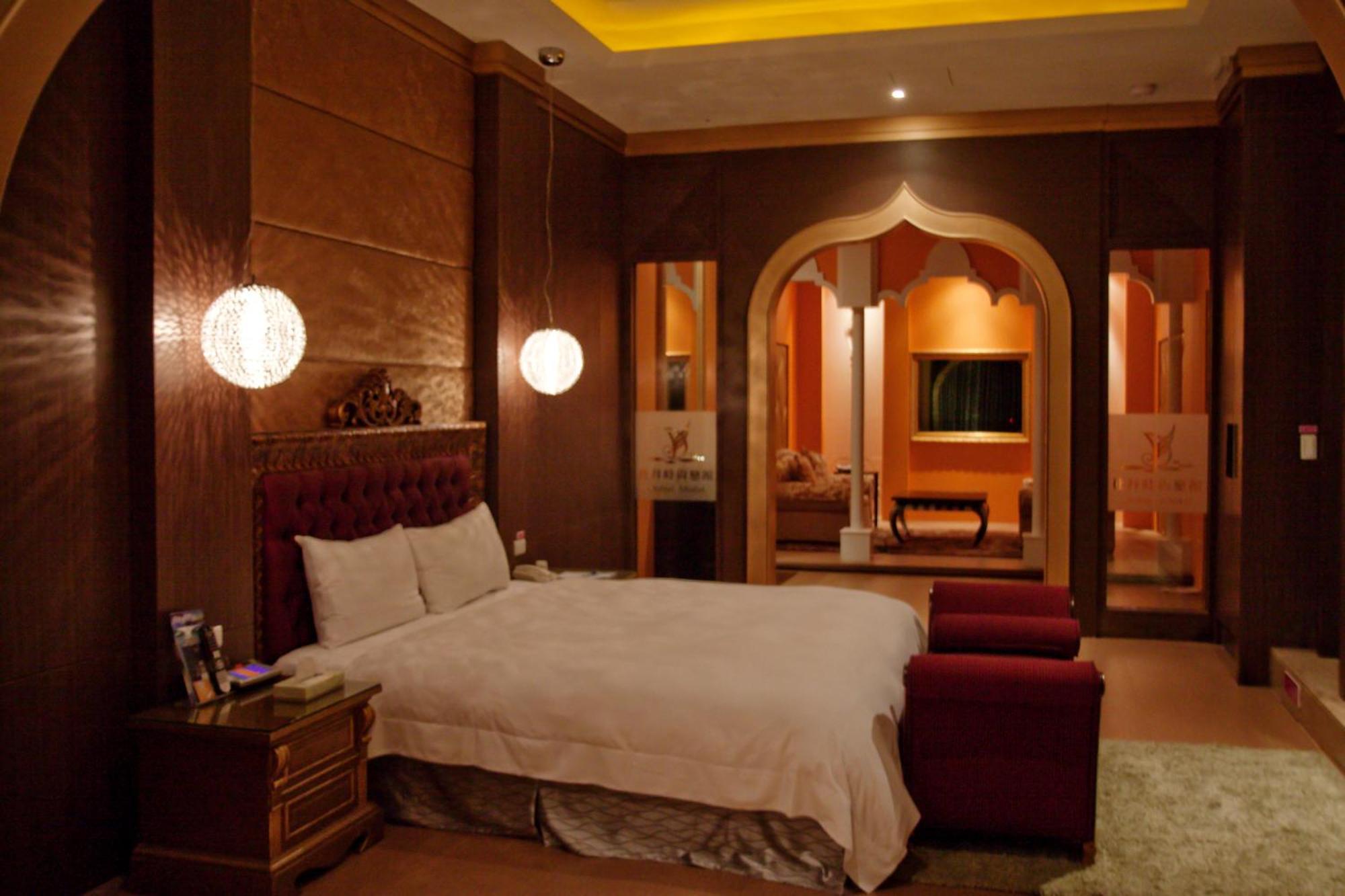 Dubai Motel Yilan Екстер'єр фото