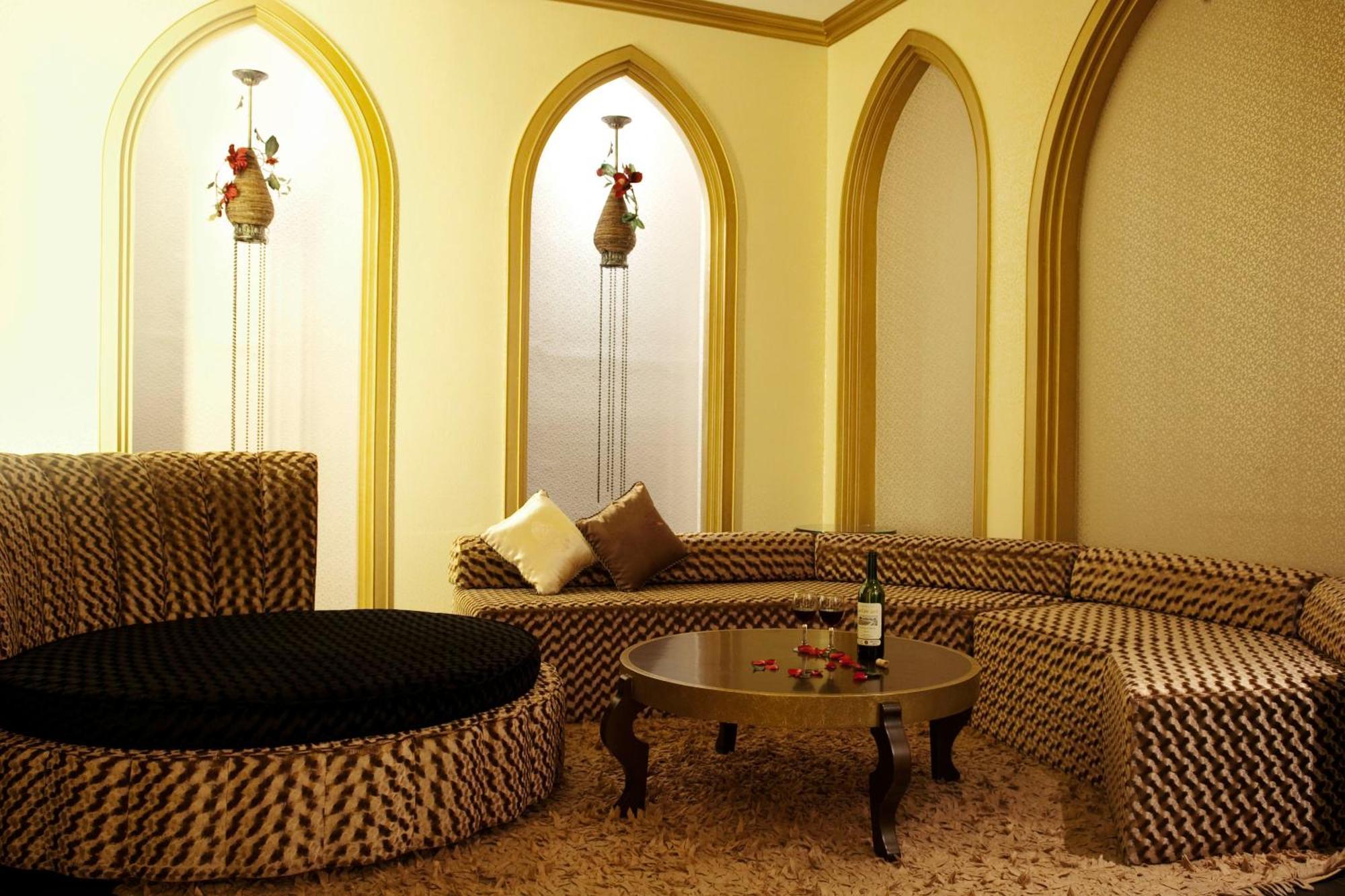 Dubai Motel Yilan Екстер'єр фото