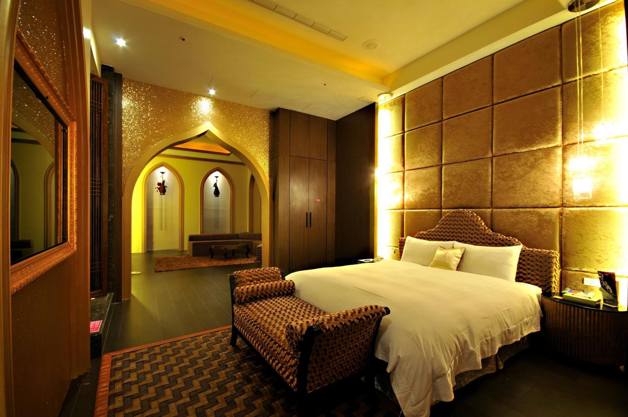 Dubai Motel Yilan Екстер'єр фото