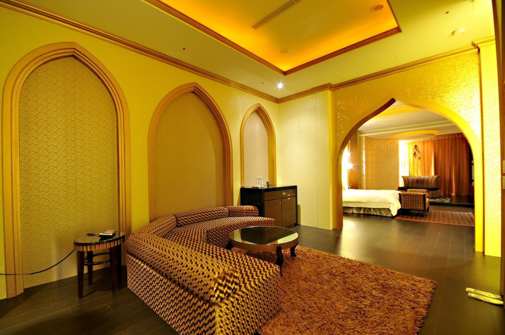 Dubai Motel Yilan Екстер'єр фото