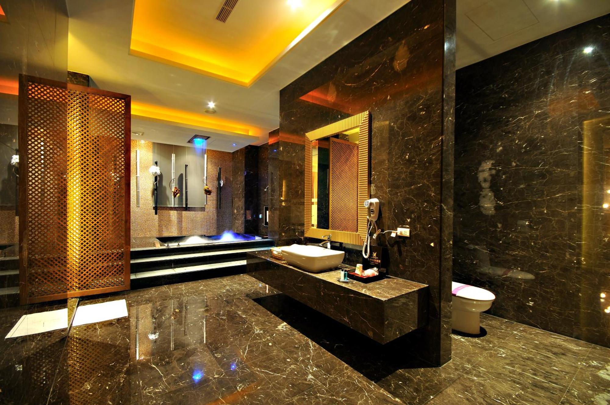 Dubai Motel Yilan Екстер'єр фото