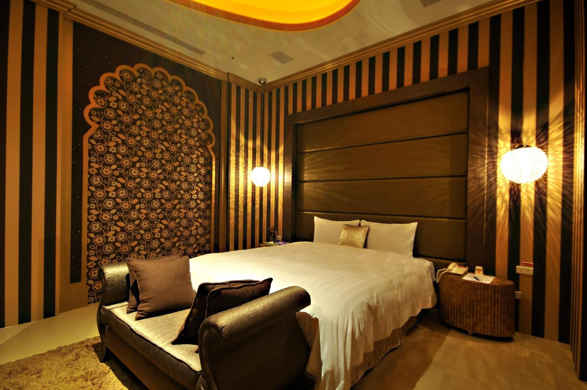 Dubai Motel Yilan Екстер'єр фото