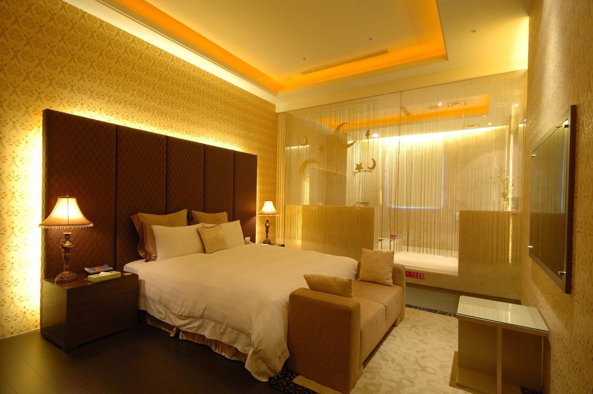 Dubai Motel Yilan Екстер'єр фото
