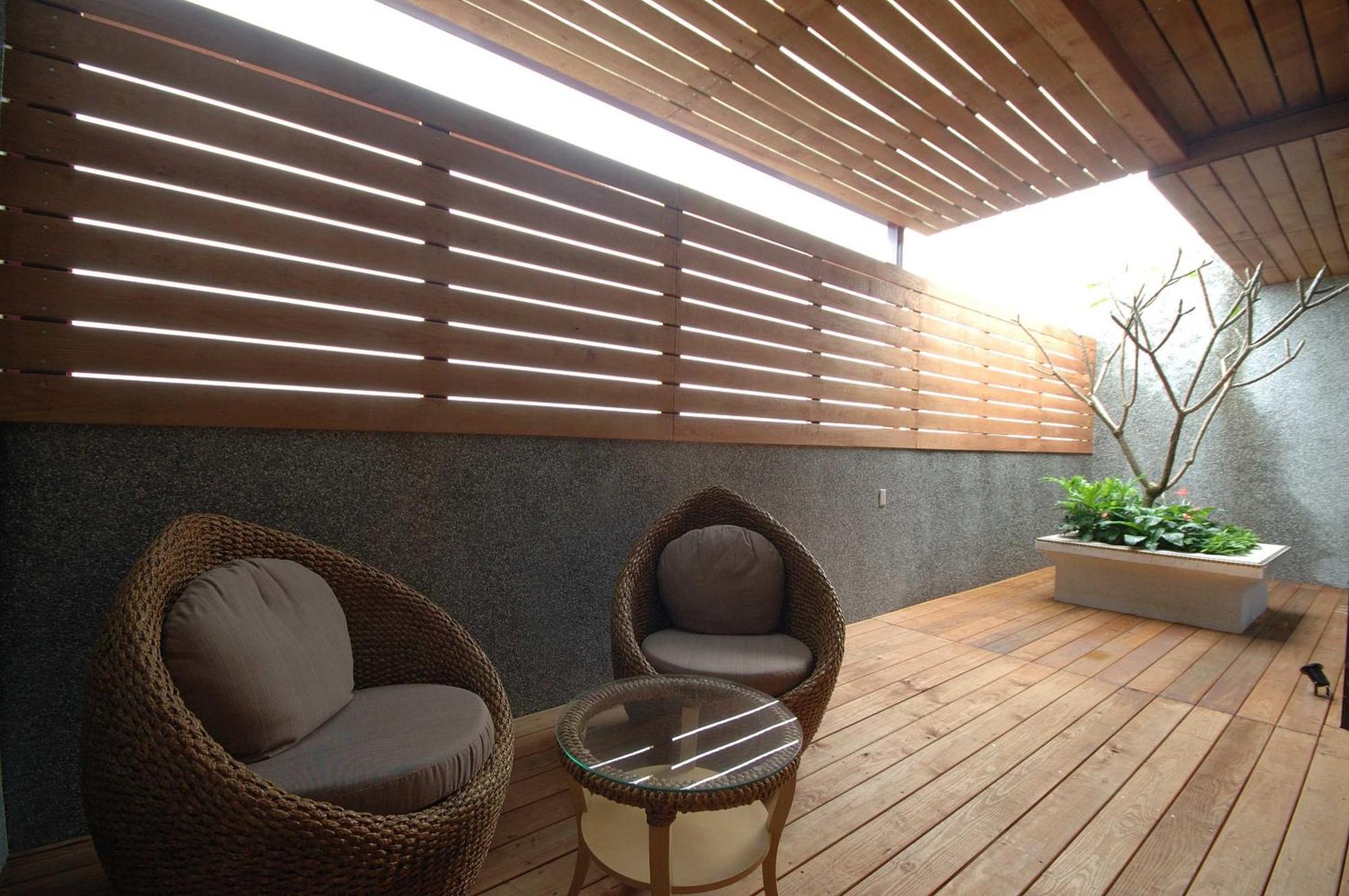 Dubai Motel Yilan Екстер'єр фото