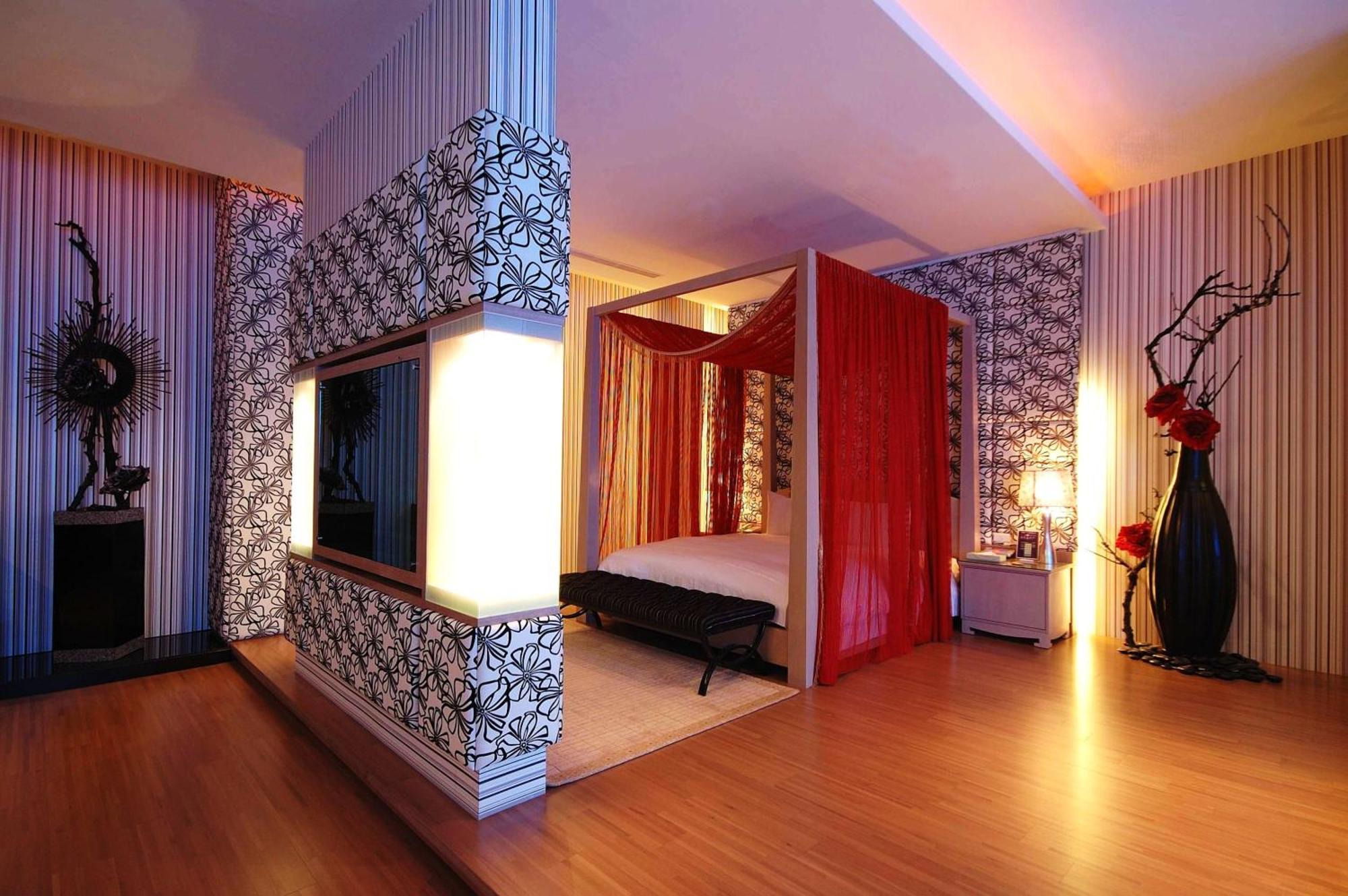 Dubai Motel Yilan Екстер'єр фото