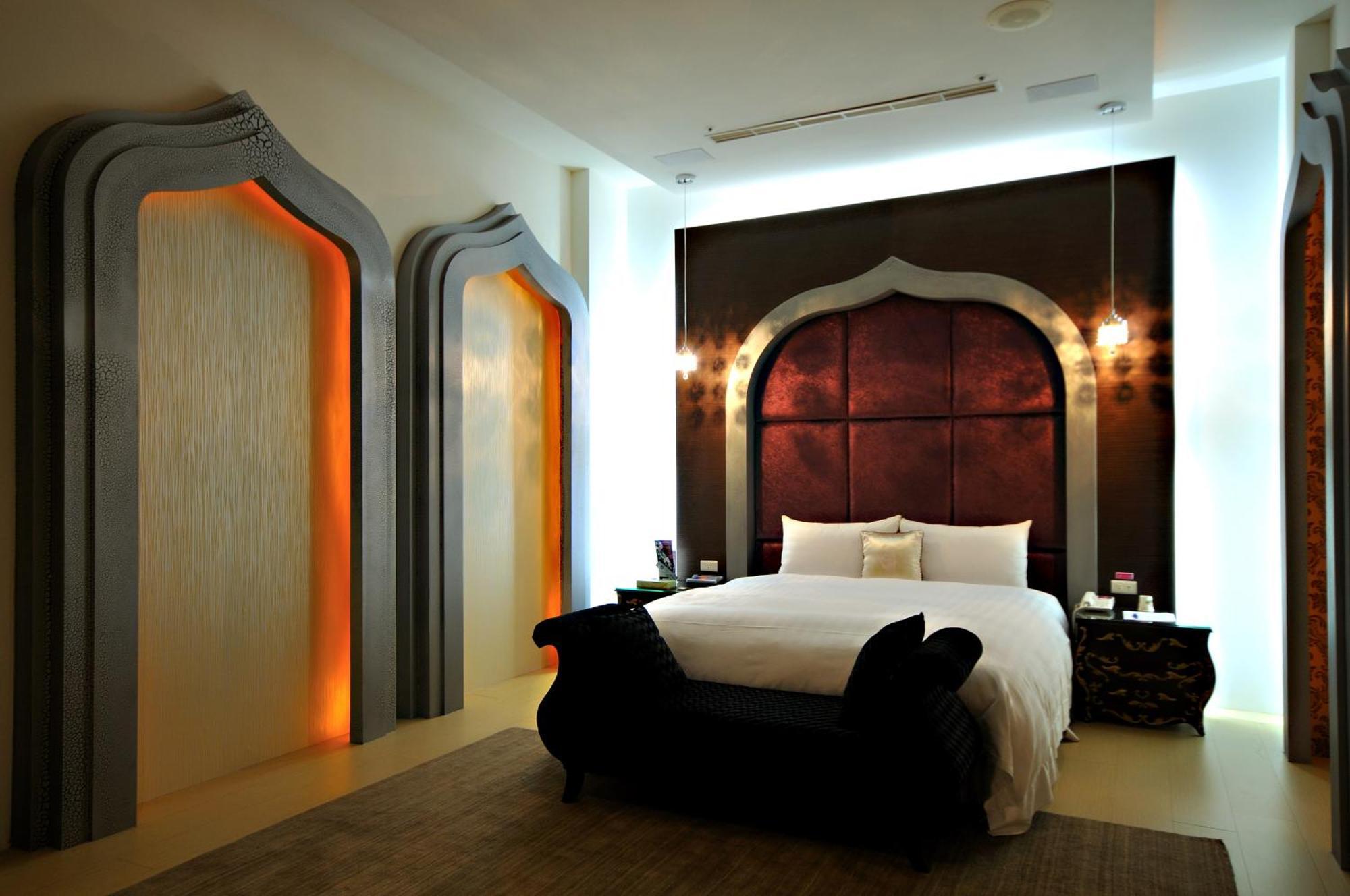 Dubai Motel Yilan Екстер'єр фото
