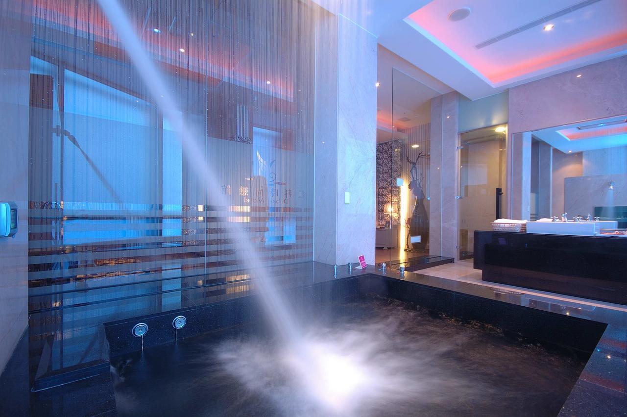 Dubai Motel Yilan Екстер'єр фото