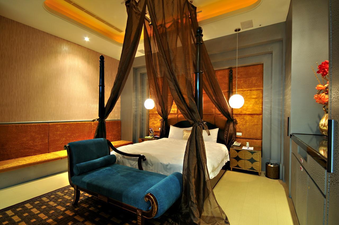 Dubai Motel Yilan Екстер'єр фото