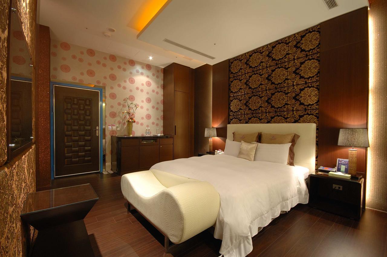 Dubai Motel Yilan Екстер'єр фото