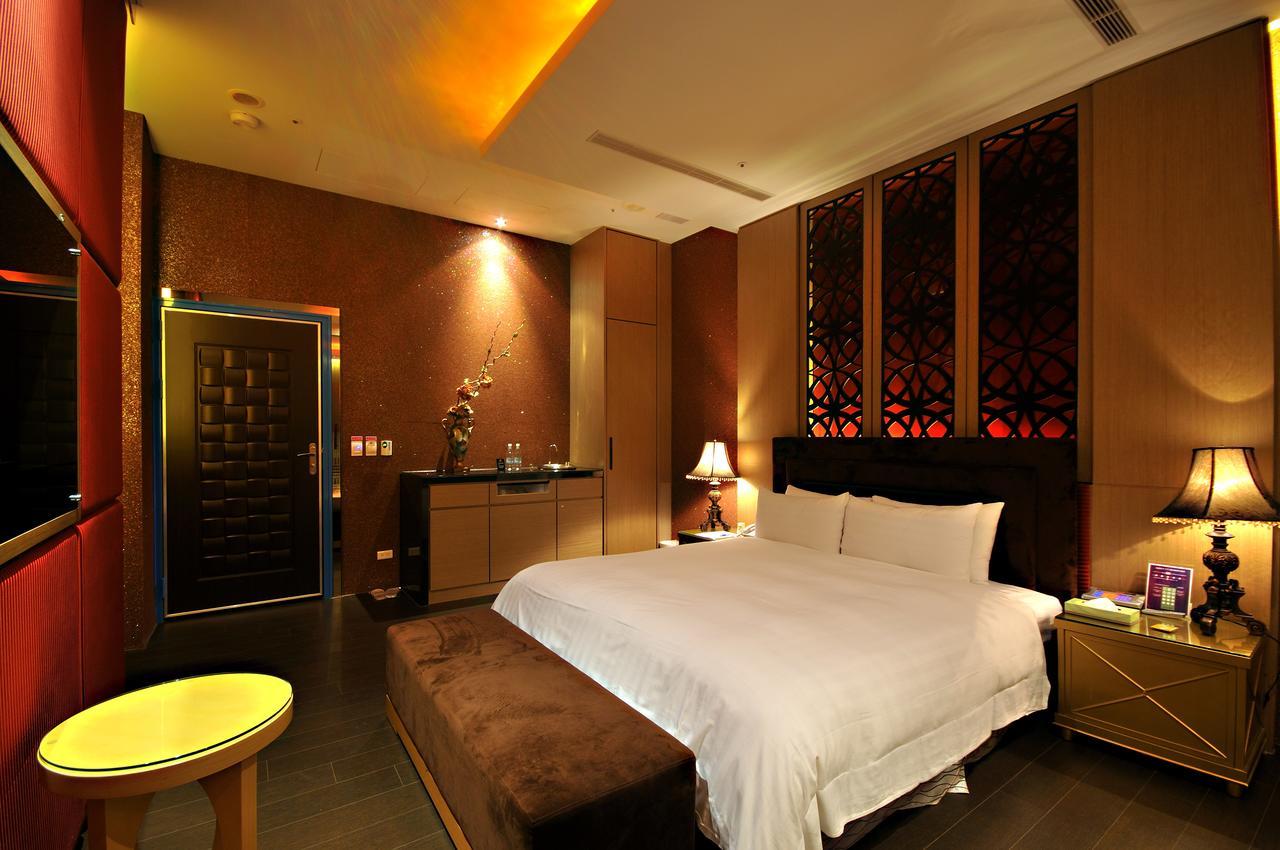 Dubai Motel Yilan Екстер'єр фото