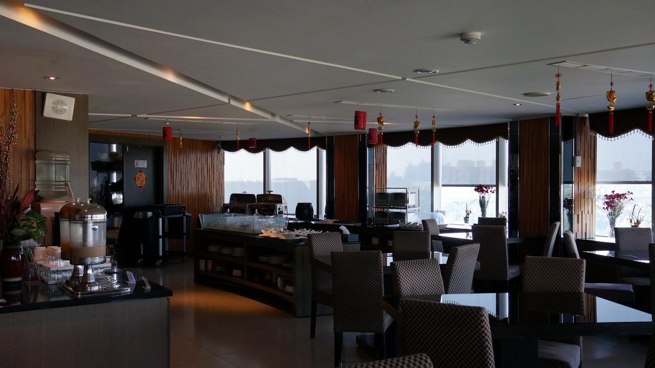 Dubai Motel Yilan Екстер'єр фото
