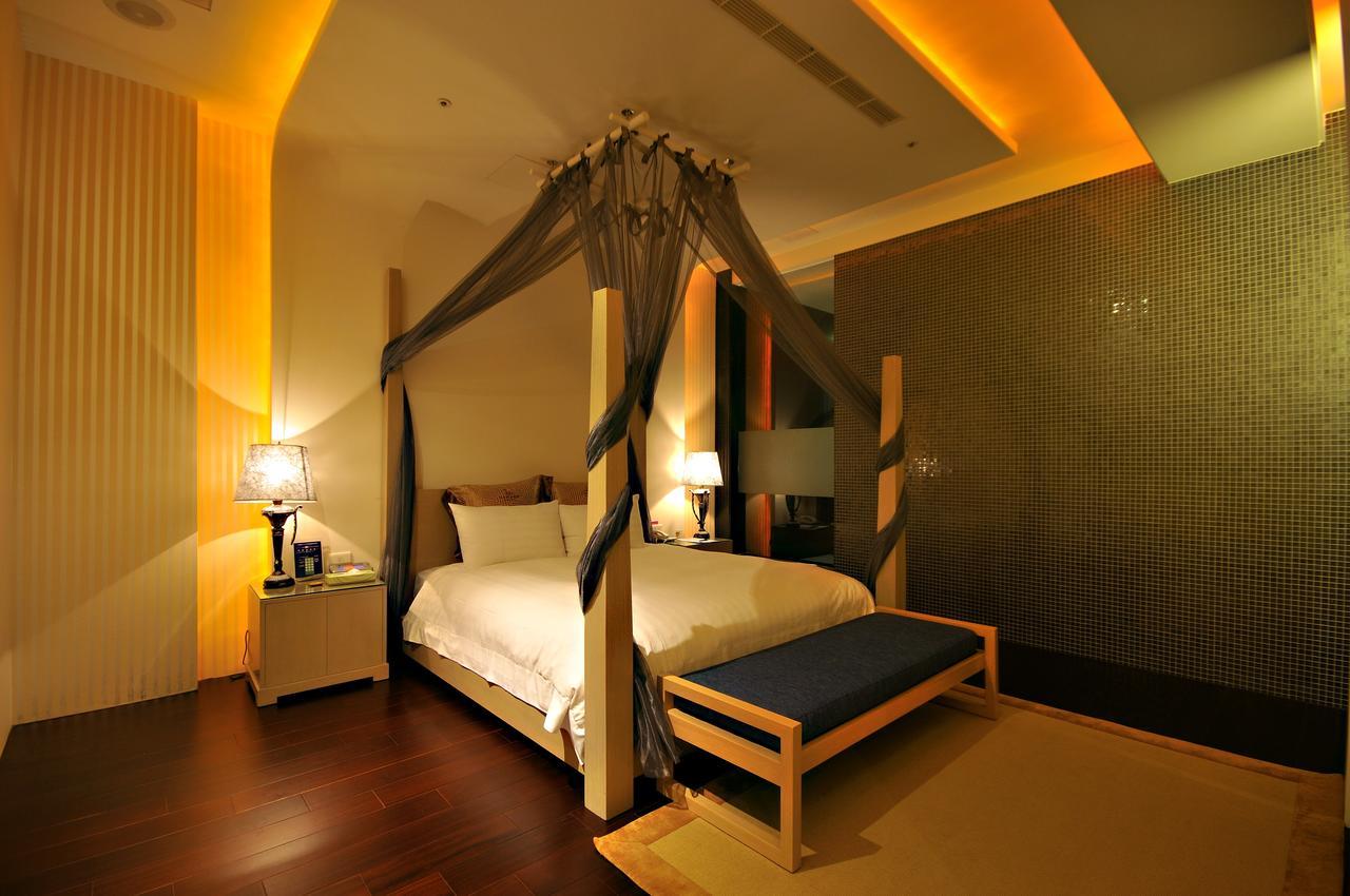 Dubai Motel Yilan Екстер'єр фото