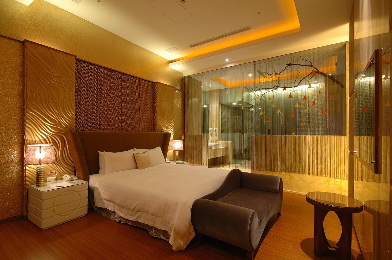 Dubai Motel Yilan Екстер'єр фото