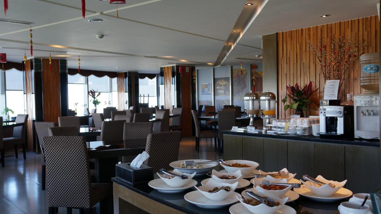 Dubai Motel Yilan Екстер'єр фото